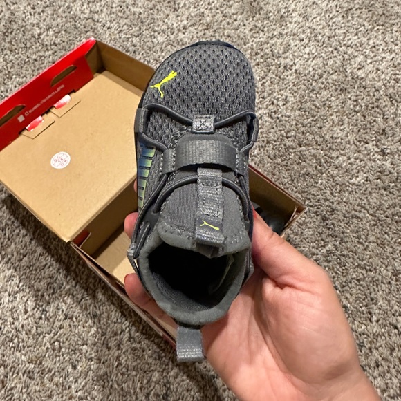 5C Puma Sneakers - Picture 5 of 7